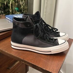 Converse sneakers. 7.5 men’s , 9.5 women’s.